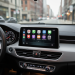 CarPlay Ultra llega a Hyundai y Kia: ¿vale la pena si planeas comprar coche en 2026? + guía rápida de baterías externas
