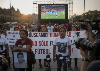 Madres buscadoras aprovechan la cobertura del Mundial en CDMX para exigir más recursos