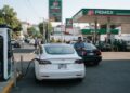 Coches eléctricos: cómo la electrificación está desmontando el negocio del petróleo y qué puede significar para conductores en México